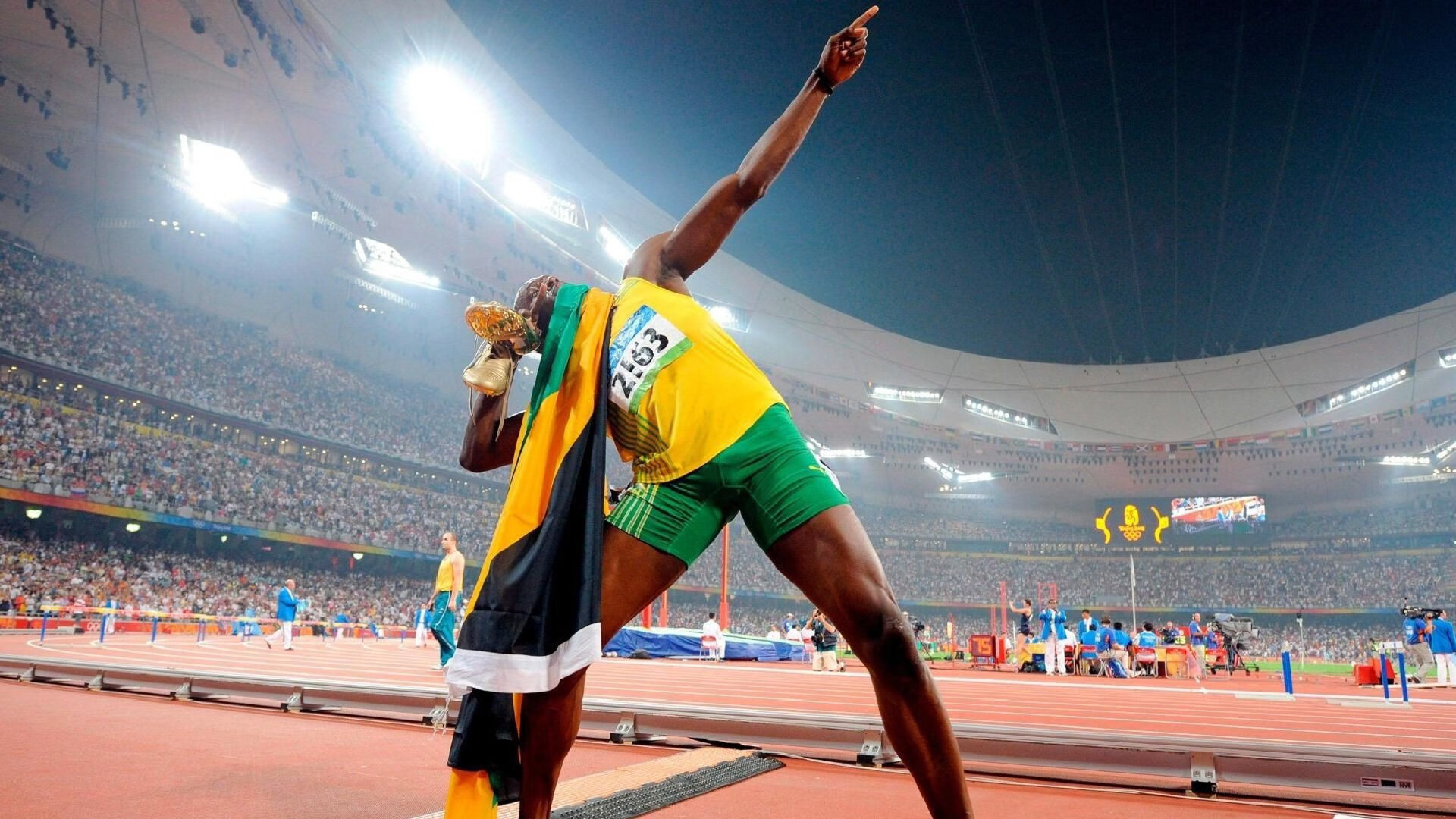 半岛体育APP-Ning爆冷击败巴塞罗那，关键助攻引爆全场！